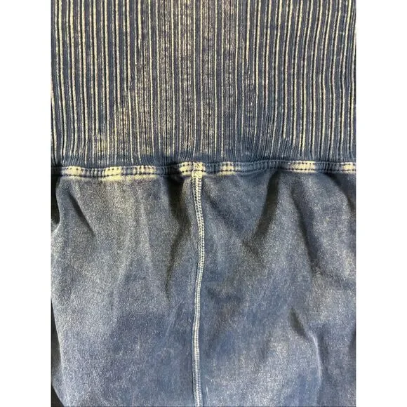 Free People Movement Good Karma Set of Flare Leggings and Square Neck Bra in Blu - Picture 3 of 9